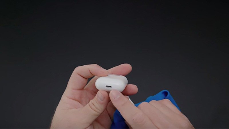 Bảo dưỡng tai nghe Bluetooth để sạc tốt hơn