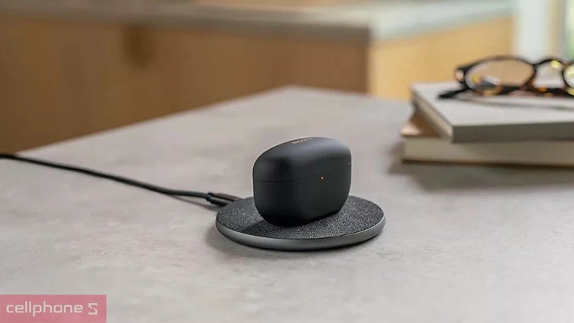 Công nghệ sạc không dây Qi trên tai nghe Sony WF-1000XM5