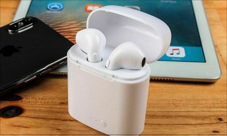 Đảm bảo tai nghe đặt đúng vị trí trong hộp sạc để khắc phục lỗi