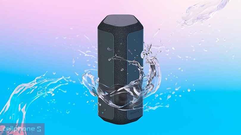 Độ bền vượt trội của Sony SRS-XE300 với chuẩn chống nước và bụi IP67, lý tưởng cho mọi cuộc vui.