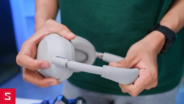 Hình ảnh tai nghe Sony WH-1000XM6 màu đen với đệm tai êm ái, minh họa các tính năng nổi bật