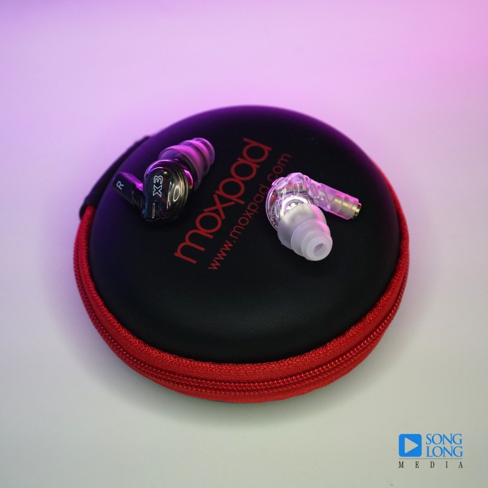 Hộp đựng và tai nghe Moxpad X3 chính hãng