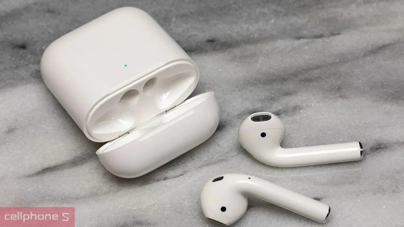 Hộp sạc AirPods 2 và tai nghe màu trắng, thể hiện sự tiện lợi và kết nối nhanh chóng của tai nghe không dây Apple.