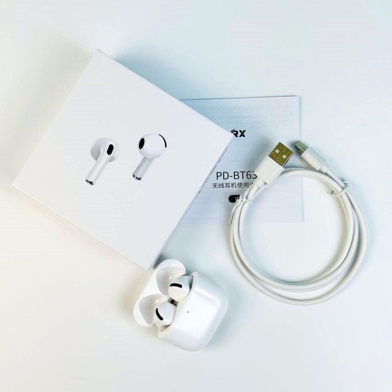 Hộp sạc tai nghe bluetooth Remax PD-BT630 với đèn LED báo pin