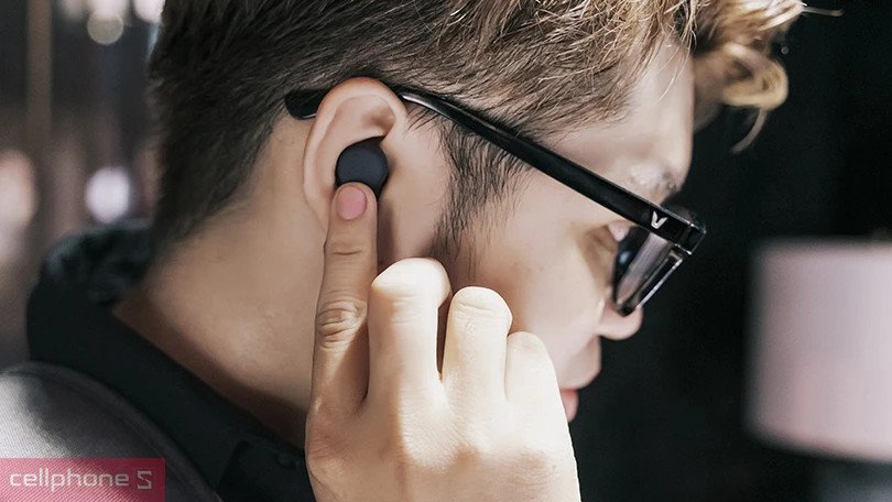 Hộp sạc và tai nghe Sony LinkBuds S với kết nối Bluetooth và thời lượng pin vượt trội