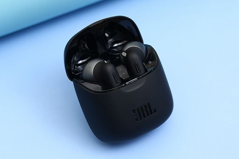 Kết nối Bluetooth 5.0 siêu nhạy với tai nghe bluetooth JBL, đảm bảo trải nghiệm âm thanh mượt mà.