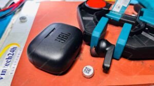 Khắc phục lỗi pin và âm thanh tai nghe JBL