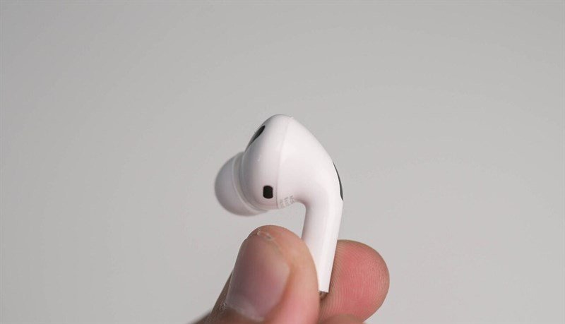 khớp nối không khít trên vỏ sạc tai nghe airpods pro rep 1-1