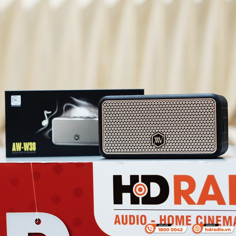 Loa Alpha Works W38 với thiết kế nhỏ gọn cá tính, nằm trong top loa bluetooth hay nhất dưới 1 triệu