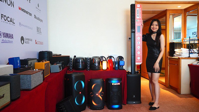 Loa bluetooth JBL chính hãng biểu diễn