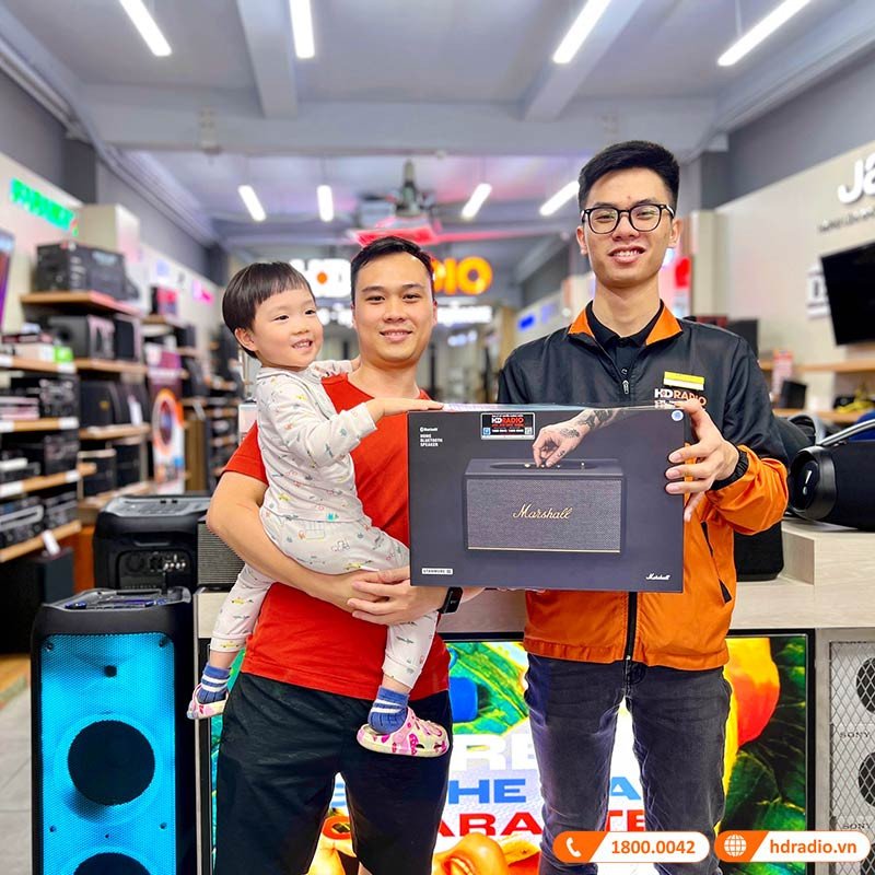 Loa Marshall Stanmore 3 màu đen cổ điển với logo Marshall nổi bật