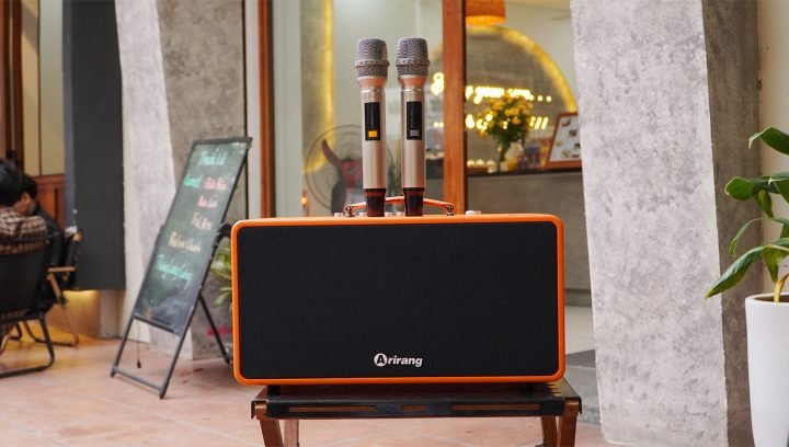Loa xách tay Arirang MB2 Pro Plus với thiết kế nhỏ gọn, phù hợp karaoke di động