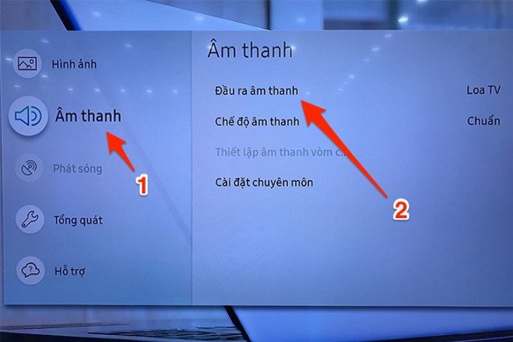 Màn hình cài đặt âm thanh trên tivi hiển thị tùy chọn ngõ ra để kết nối loa kéo không dây