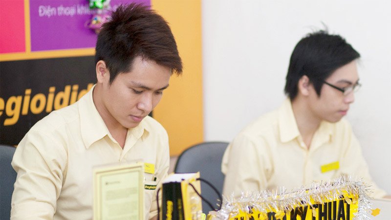 Mang tai nghe bluetooth đi kiểm tra, sửa chữa khi không có âm thanh