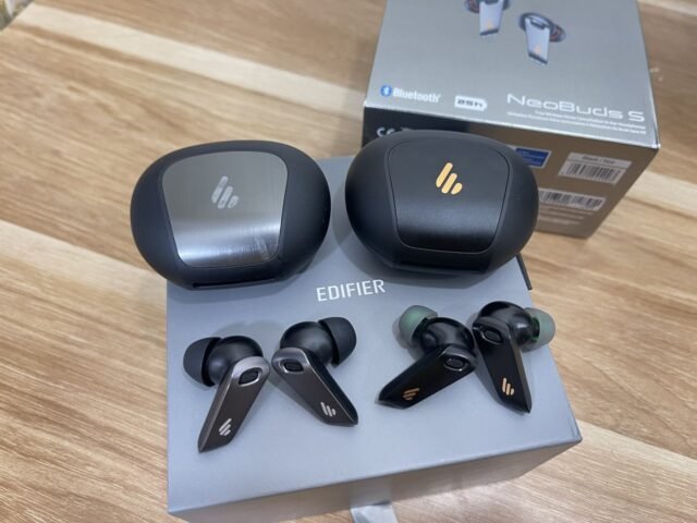 n4 Ảnh của Neobuds S và Neobuds Pro