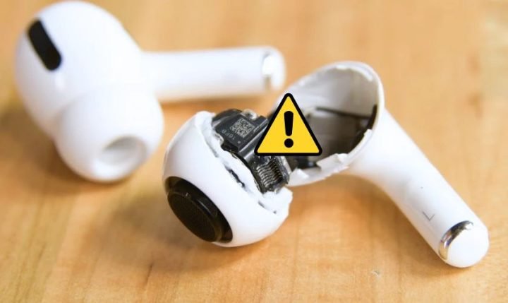Người dùng kiểm tra tai nghe Bluetooth bị lỗi 1 bên