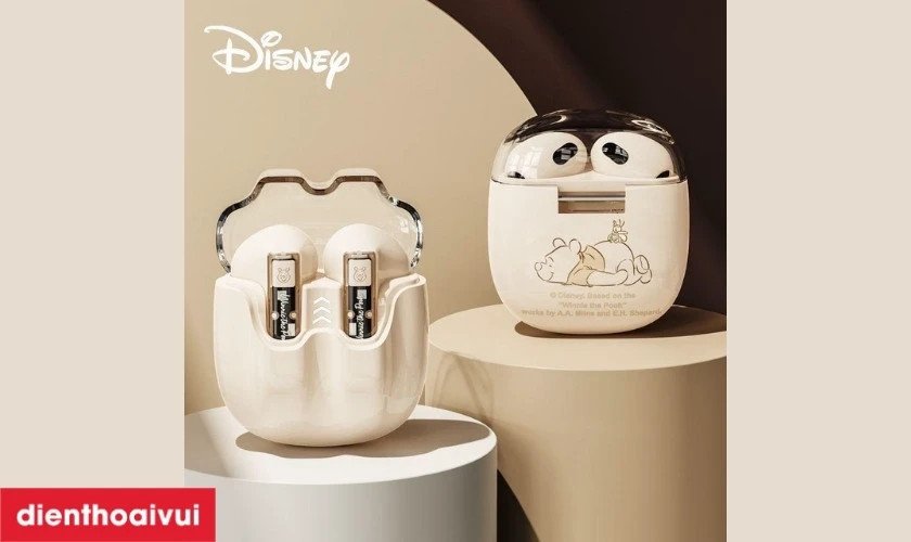 Người dùng trải nghiệm tai nghe Disney với thiết kế độc đáo và chất âm tốt