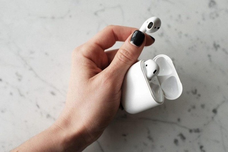 Reset tai nghe Bluetooth để sửa lỗi sạc