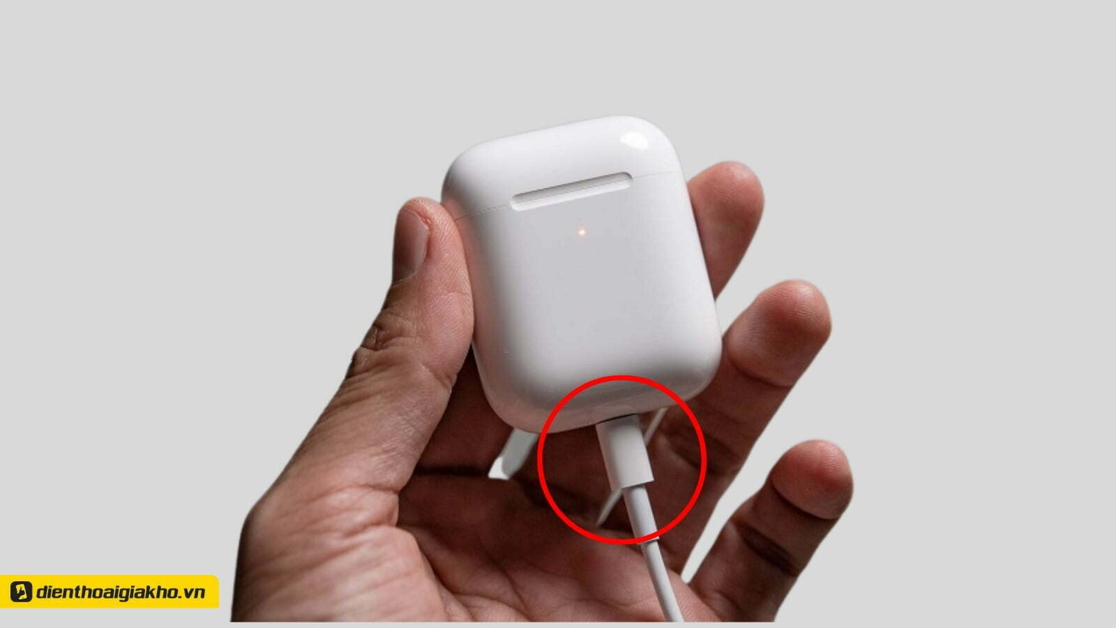 Sử dụng cáp sạc không chính hãng ảnh hưởng tuổi thọ pin tai nghe Bluetooth