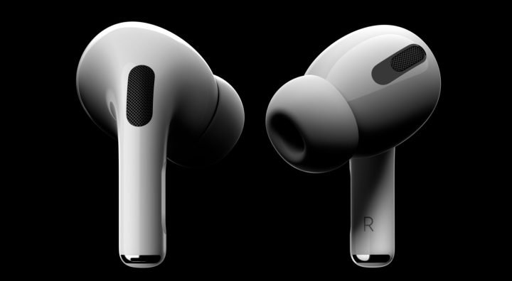 tai nghe Airpods Pro chính hãng màu trắng đang được đeo trên tai