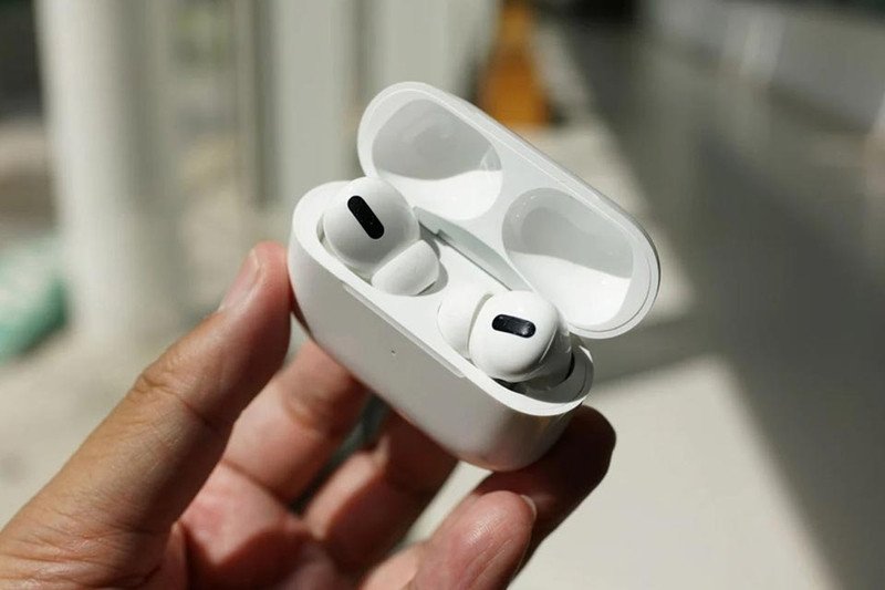 Tai nghe Bluetooth được phơi khô tự nhiên trong không gian thoáng mát