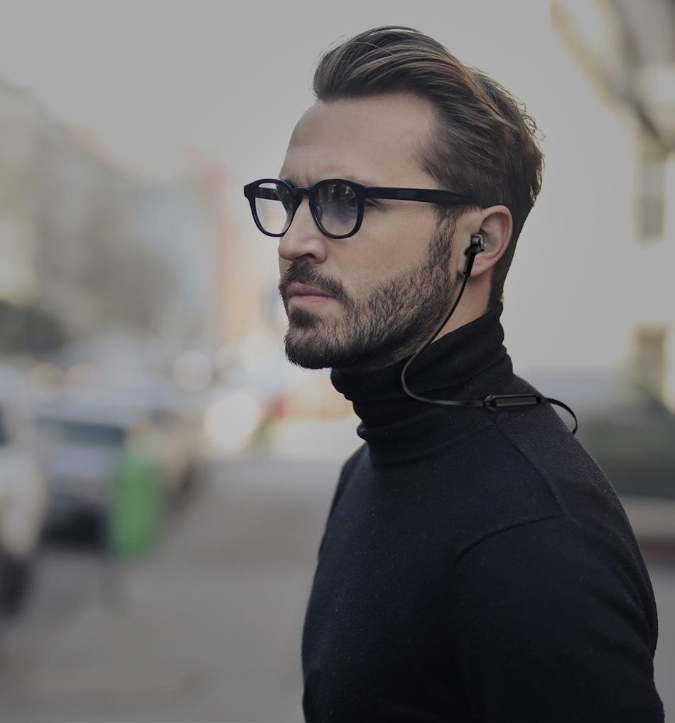 Tai nghe Bluetooth tiện lợi, loại bỏ dây cáp, giúp người dùng tự do di chuyển