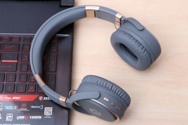 Tai nghe chụp tai On-ear, thiết kế ôm vừa vặn và thoải mái