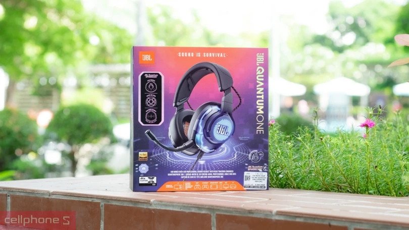 tai nghe có dây JBL mang âm bass mạnh mẽ