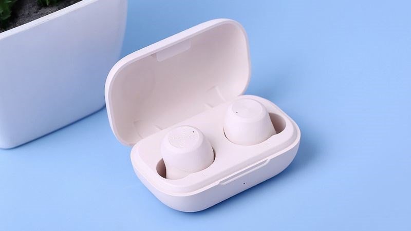 Tai nghe In-ear nhét tai gọn nhẹ, cách âm tốt, tập trung âm trầm