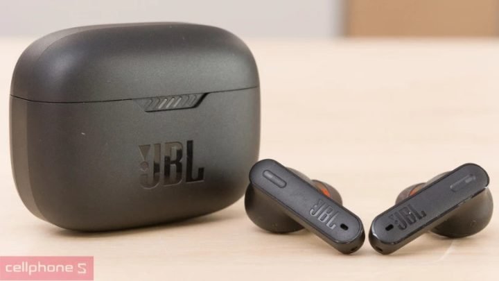 Tai nghe JBL Tune 230NC thiết kế in-ear màu trắng