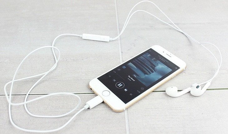 Tai nghe Lightning kết nối kỹ thuật số, mang lại chất lượng âm thanh tốt hơn cho các thiết bị Apple