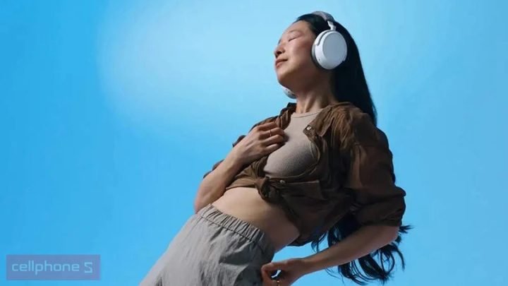 tai nghe Sennheiser Momentum 4 với thiết kế oval và khả năng xoay earcup