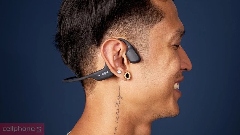 Tai nghe Shokz OpenRun Pro truyền âm xương màu đen