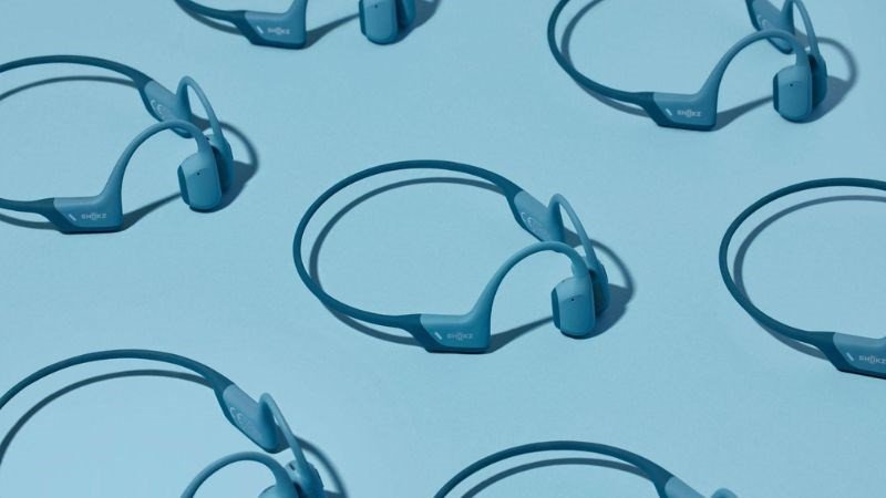 Tai nghe Shokz với thiết kế hiện đại, ôm sát và nhỏ gọn