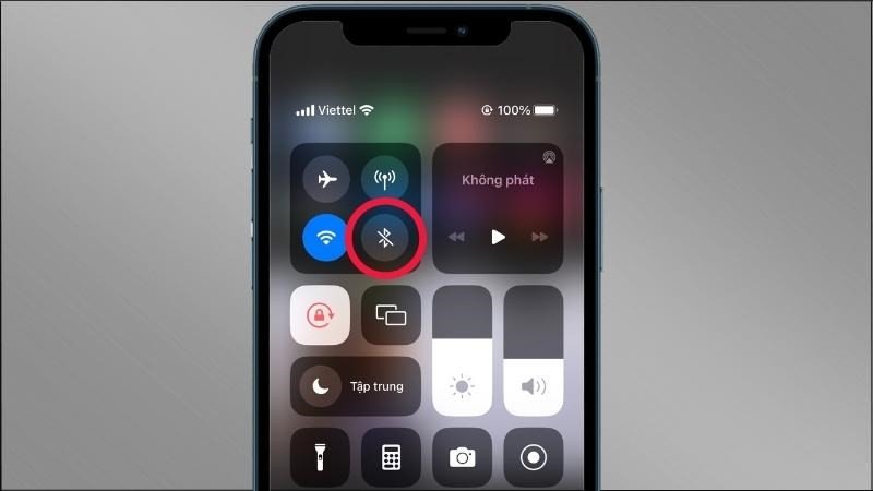Tắt và bật lại Bluetooth trên thiết bị phát để khắc phục lỗi không kết nối được