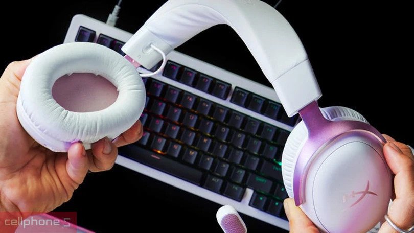 Thiết kế ergonomic và đệm mút của tai nghe HyperX Cloud 3