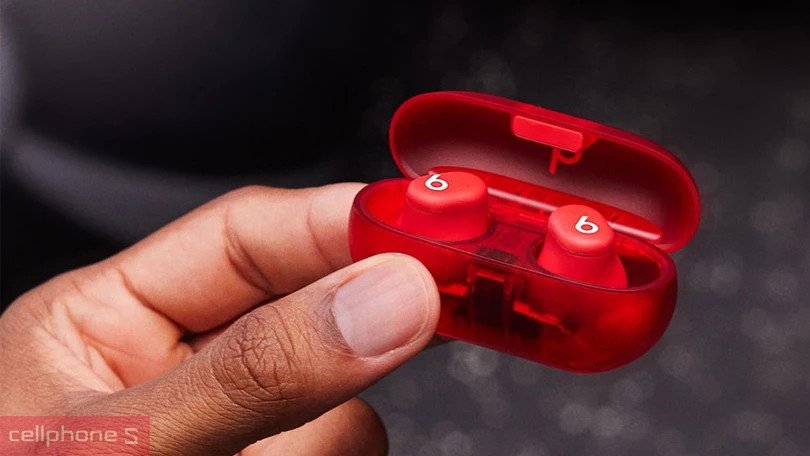 Thiết kế nhỏ gọn của tai nghe Beats Solo Buds