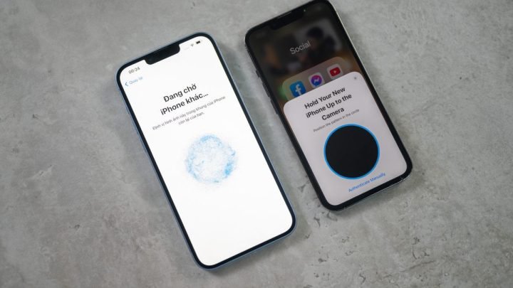Thiết lập Quick Start, quét mã QR từ iPhone cũ để chuyển dữ liệu sang iPhone mới.
