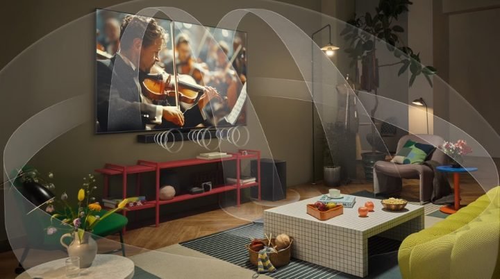 Tivi LG OLED hiện đại hiển thị hình ảnh sắc nét, tăng cường trải nghiệm âm thanh sống động khi kết nối với loa Bluetooth.