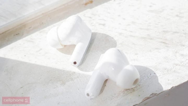 Tổng quan về hộp sạc và tai nghe Xiaomi Buds 4 Pro màu trắng