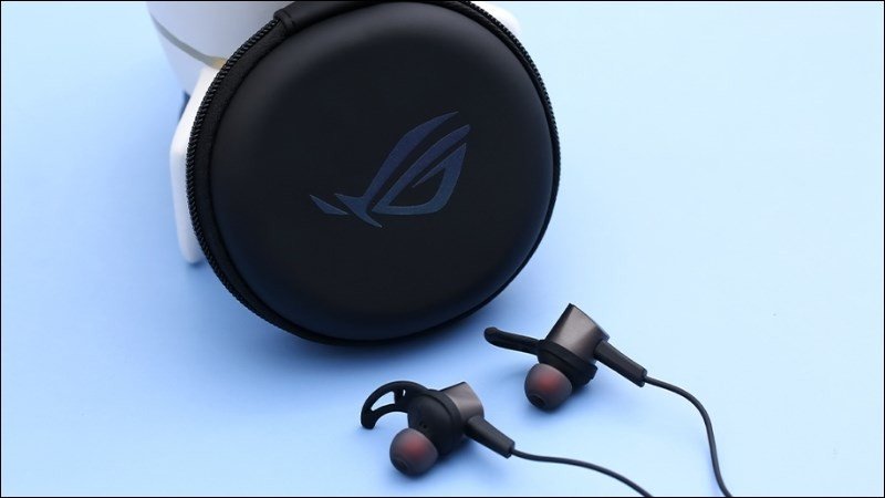 Vỏ nhôm bóng đẹp và thiết kế công thái học của tai nghe gaming Asus ROG Cetra II Core