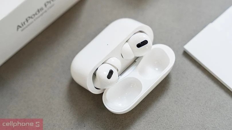 AirPods Pro trong hộp, giá bán AirPods Pro