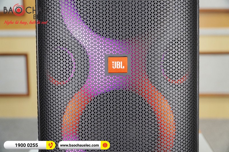 Bảng điều khiển trực quan trên đỉnh loa bluetooth JBL PartyBox 110