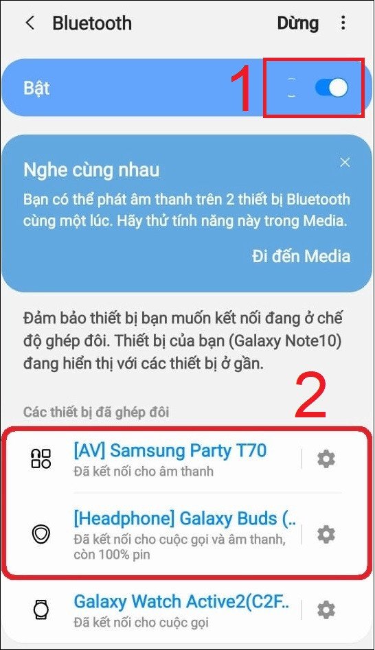 Bật Bluetooth và chọn hai tai nghe Bluetooth để ghép đôi với điện thoại