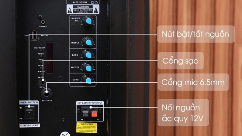 Bật nguồn loa Bluetooth và điều chỉnh các nút chức năng sẵn sàng cho việc kết nối micro với loa.