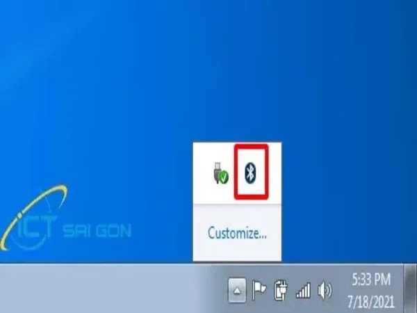 Biểu tượng Bluetooth hiển thị trên khay hệ thống Windows 7