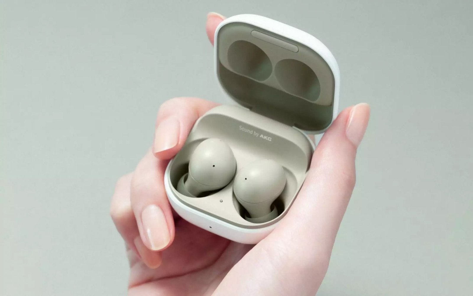 Các bước kiểm tra khi tai nghe Bluetooth không có nút nguồn vẫn lỗi