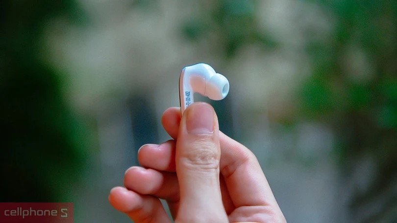 Cấu tạo driver và buồng âm độc lập của tai nghe Redmi Buds 5 mang lại chất âm sống động