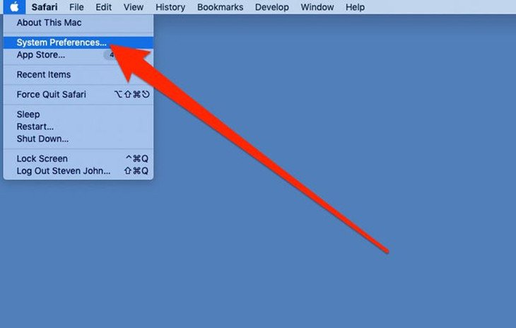 Chọn System Preferences để truy cập cài đặt Bluetooth trên macOS