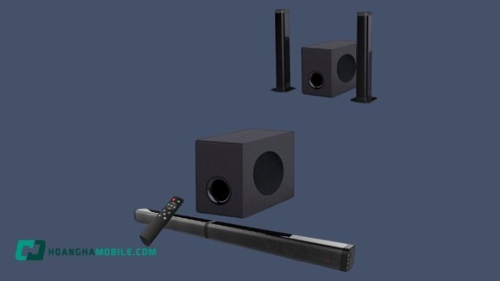 Dàn loa 2 micro không dây karaoke loa siêu trầm và kết nối Bluetooth 5.0 3D stereo, thể hiện thiết kế soundbar hiện đại và micro đi kèm.
